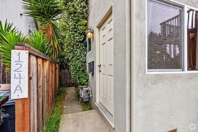 Building Photo - 124 Pine St Unit 124-A Rental