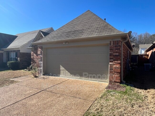 Photo - 1421 Radley Cove