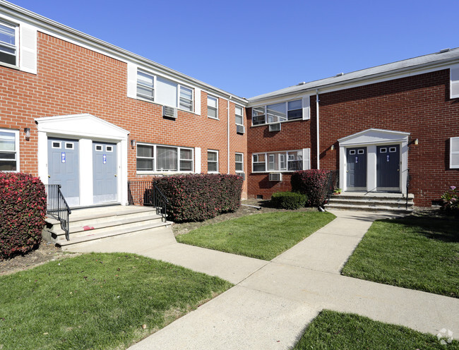 Building Photo - Dartmouth Village Rental