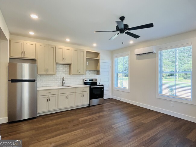 Photo - 105 Gardenia Ln