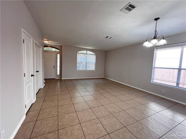 27 San Sebastian St