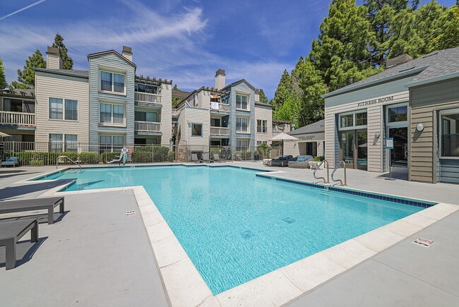 Building Photo - Fountains at River Oaks