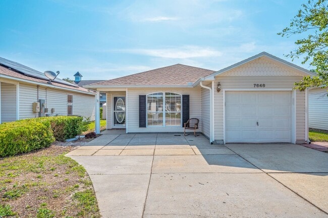 Building Photo - Charming and Updated 3-Bedroom Home with O...