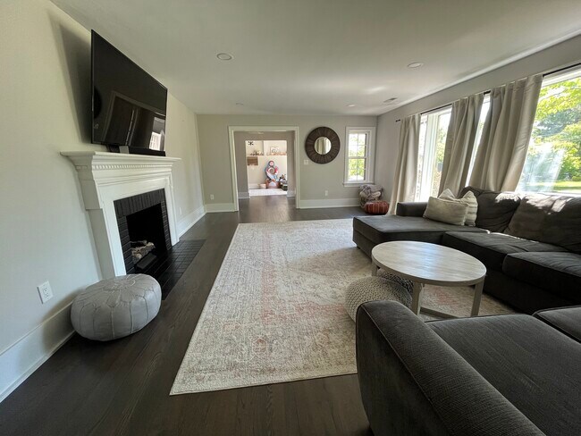 Photo - 231 Colonial Ave