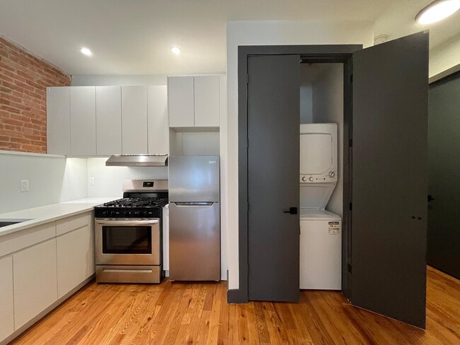 Building Photo - 568 Communipaw Ave Unit 201