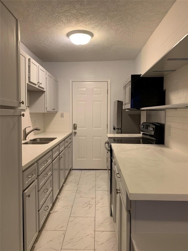 Photo - 15 Sidney St Unit 2