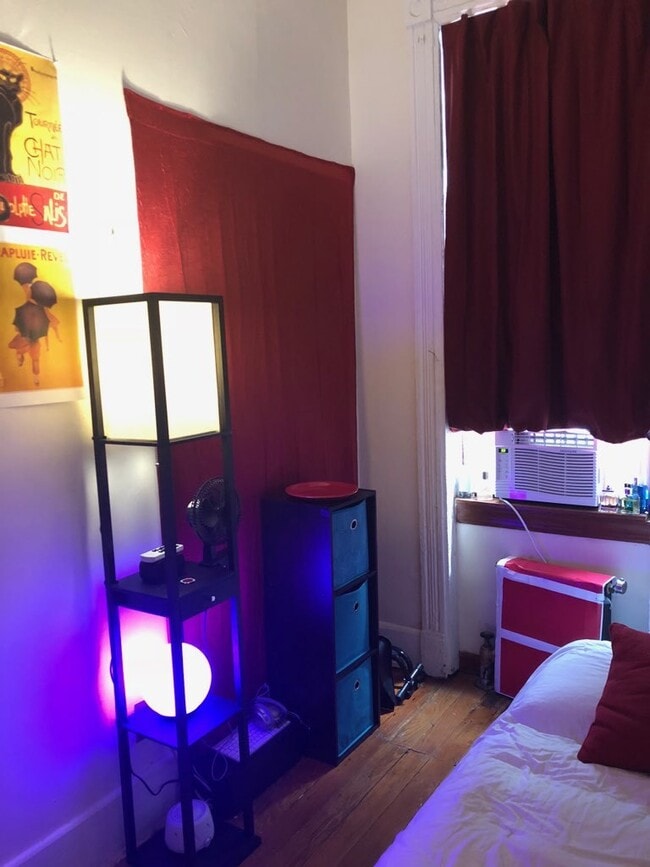 Photo - 70 Weirfield St