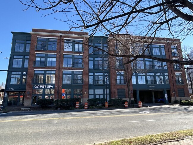 Building Photo - 626 N Graham St Unit 414 Rental