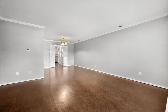 Photo - 8351 Lullwater Dr