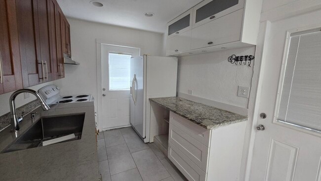 Photo - 1512 NE 28th St