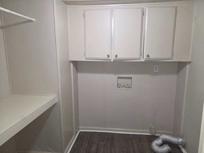 Photo - 8047 Mariner St