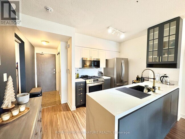 Photo - 10 Navy Wharf Ct Unit 1708