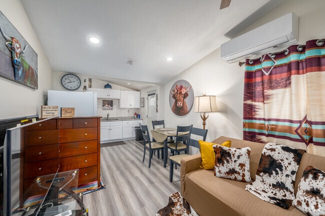 6679A La Jolla Dr - 1BR, 1BA - 450SF - Living Room/Kitchen