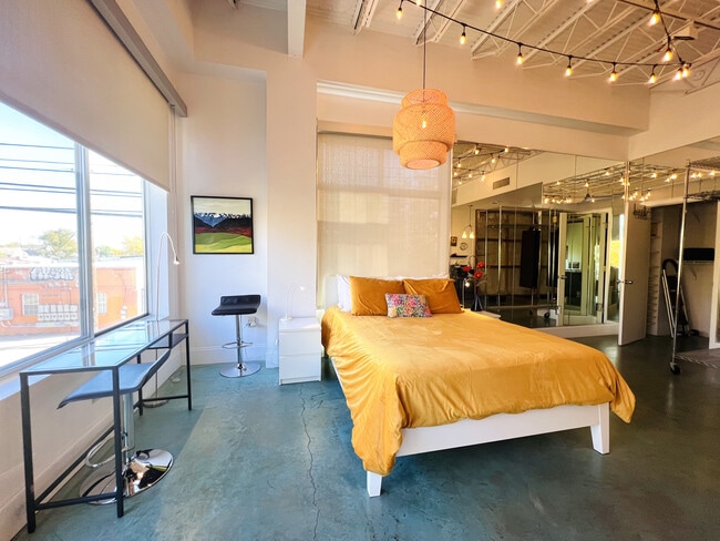 Photo - 2401 E 6th St Unit 6091