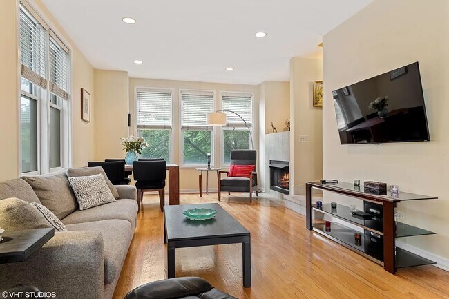 Photo - 1400 W Fillmore St