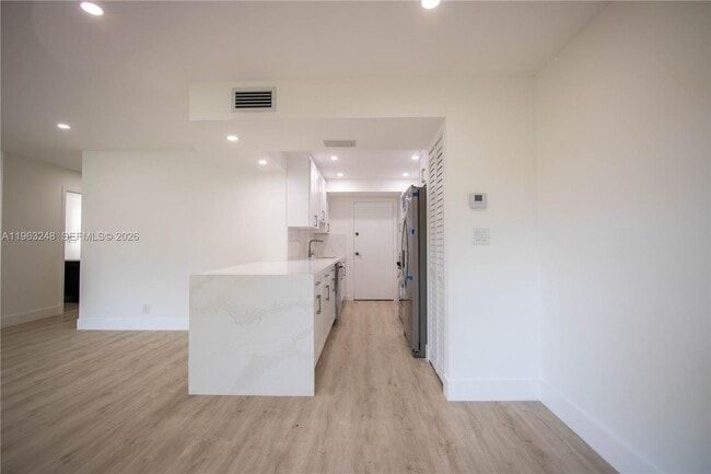 Photo - 17911 NW 68th Ave Unidad M206