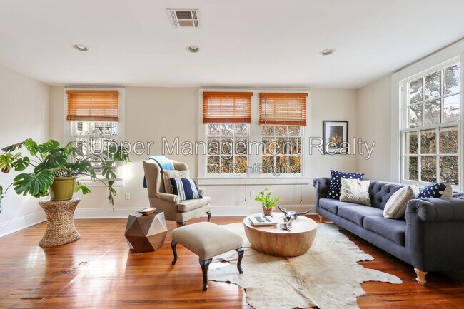 Building Photo - 117 S Solomon St Unit 3