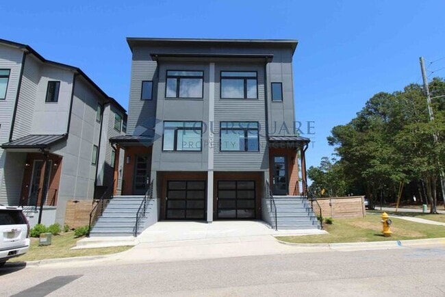 Building Photo - Modern 4-Bed / 4-Bath Townhome with Covered Patio, Deck & Garage – Inside the Beltline Near Downt...