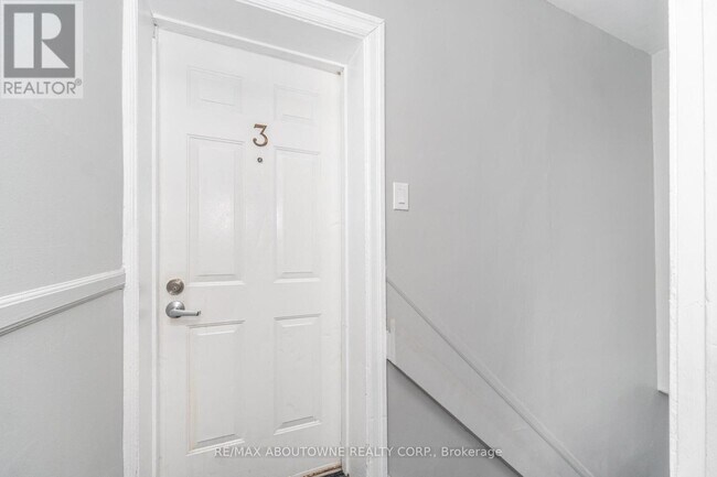 Photo - 486 Holtby Ave Unité 3