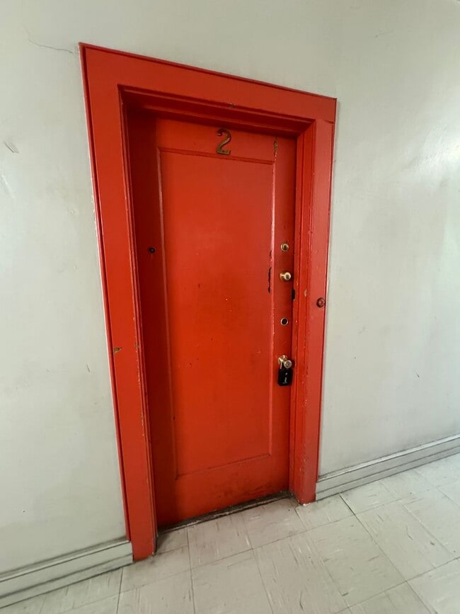 Photo - 3129 Broadway Unidad 2