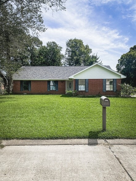 200 Timberwood Dr