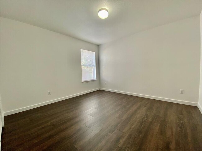 6608 Ferrystone Pass