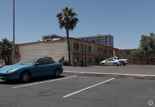 Photo - University Gardens