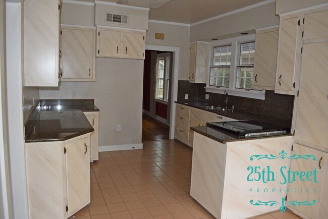 Photo - 1181 37th St