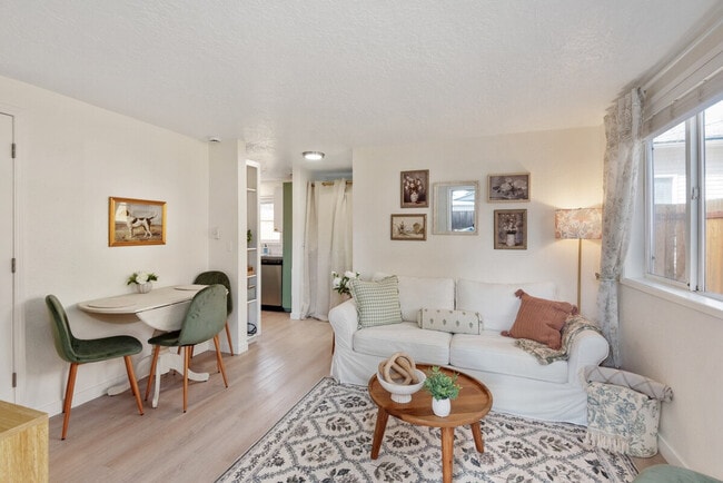 Building Photo - 838 SE Tacoma St Unit ID1471544P