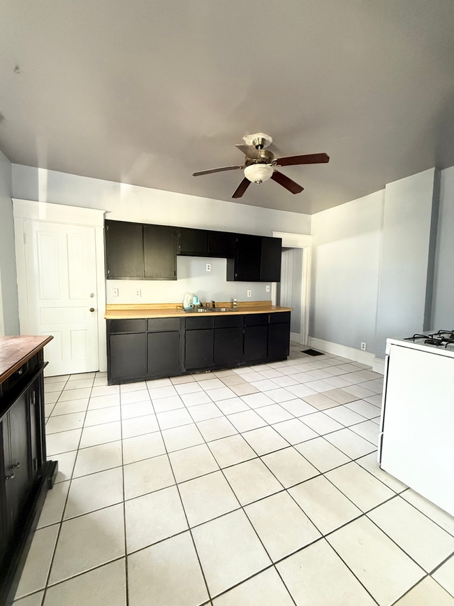 Photo - 3-Bedroom Townhouse in Moline– $925/month ...