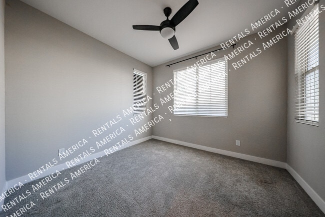 Photo - 1321 W Coyote Dr