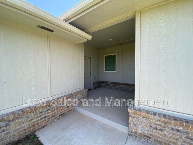 8000 NW 110th Dr
