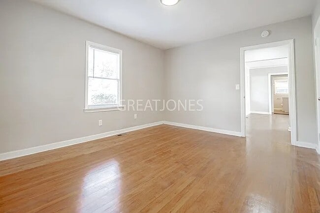 Photo - 1262 Briarwood Ave