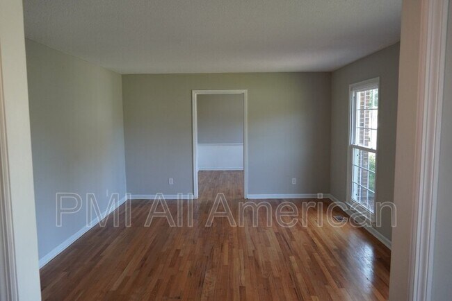 Photo - 622 Bedford Rd