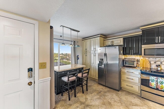 Photo - 275 Palm Ave Unidad 402