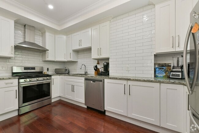 Building Photo - 530-532-532 E 6th St Unit 3 Rental