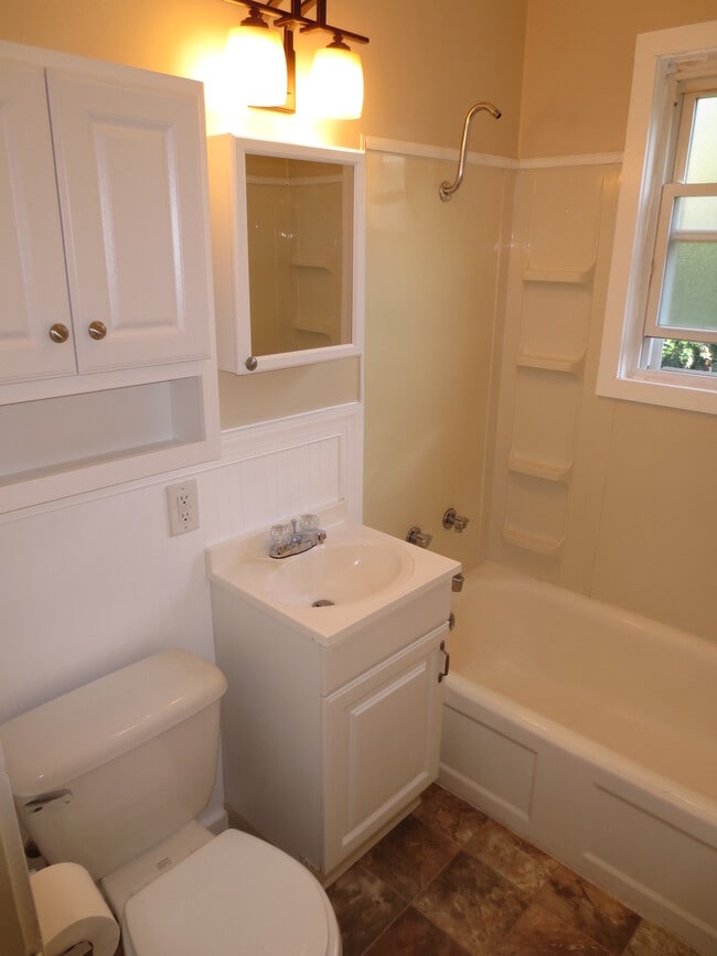 Photo - 341 Hemlock Dr