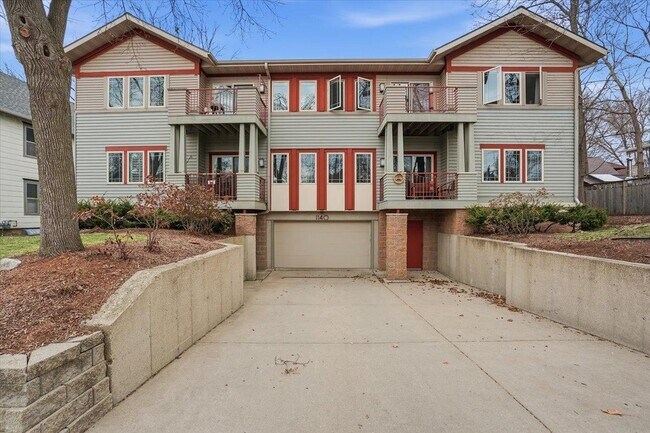 Photo - 1140 E Dayton St