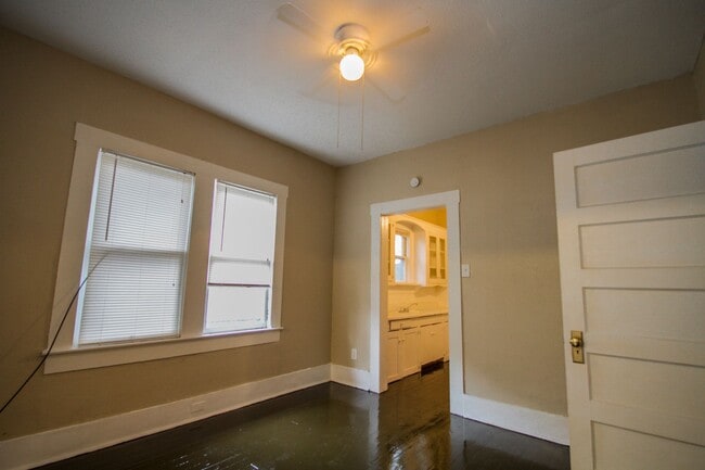 Photo - 1727 Nolan St