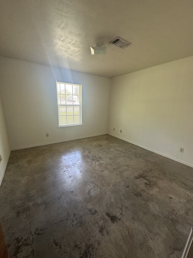 Photo - 907 Petty St