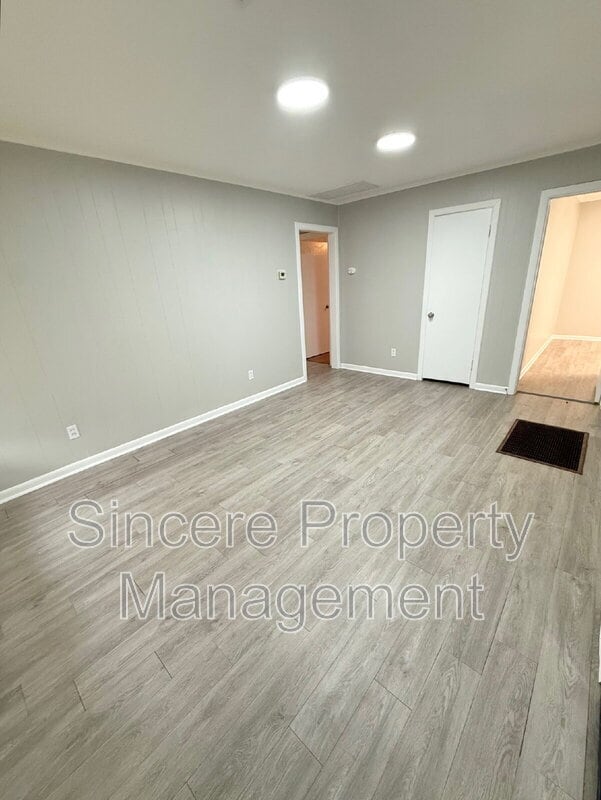 Photo - 220 E Key Blvd