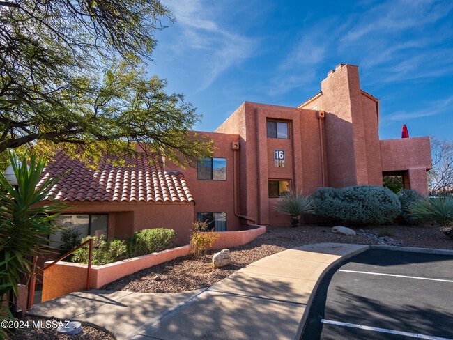 Building Photo - 5051 N Sabino Canyon Rd Unit 1160