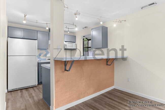 Photo - 13801 Old Redmond Rd