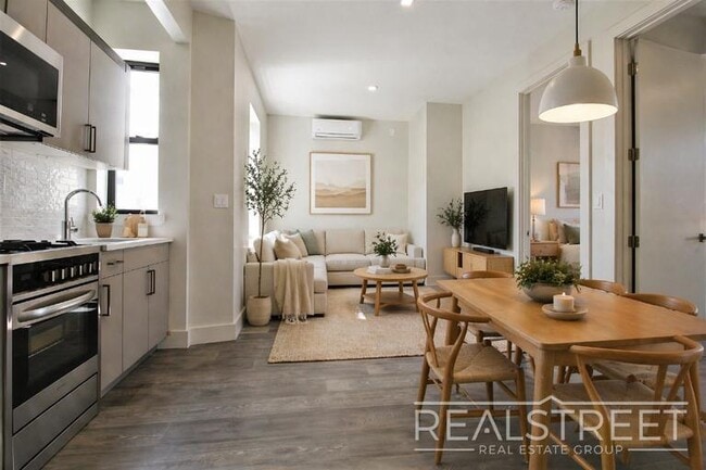 Building Photo - Modern 2 Bed in Park Slope