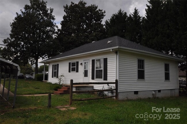 Photo - 2204 Acme Rd