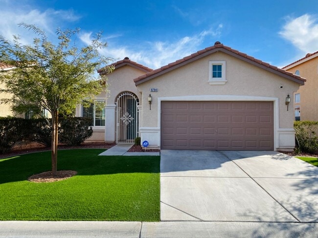 Building Photo - Beautiful single story in the Southwest! Quiet, secluded, and gated Sequoia community with park!