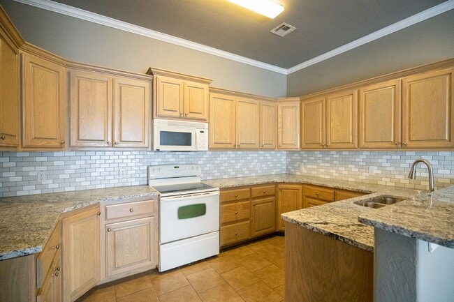 Photo - Beautiful 3 Bed 2 bath Home in Norman!