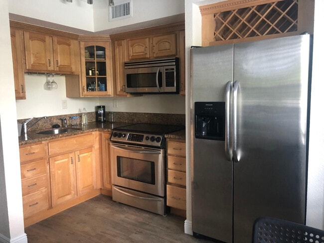 Photo - 924 SE 2nd St Unit 3