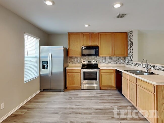 Photo - 7923 Horse Hollow