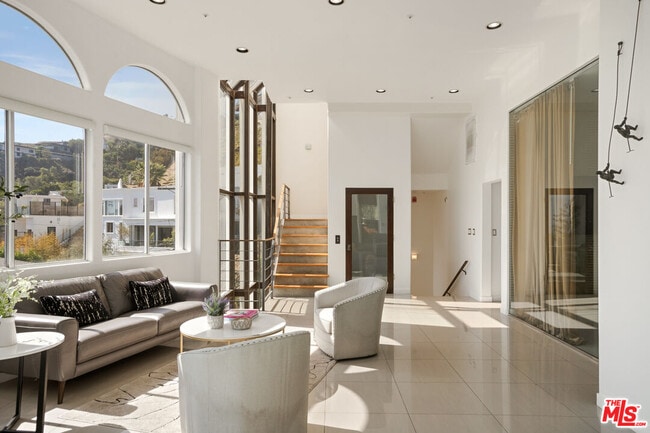 Photo - 8435 Franklin Ave